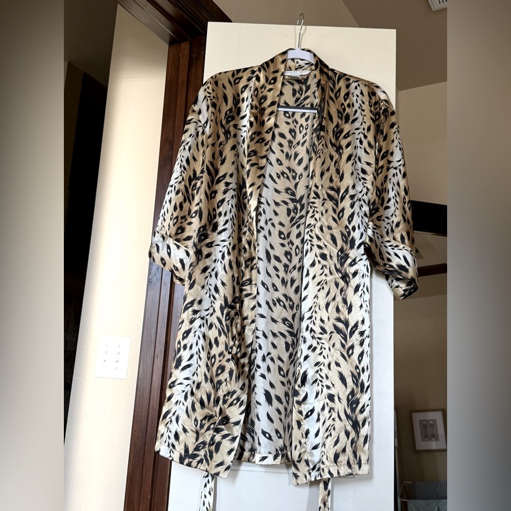 NWOT Leopard Print Women's Kimono